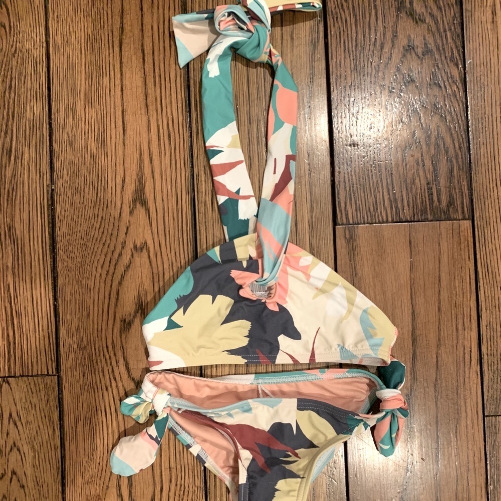 O’Neil girls floral bikini